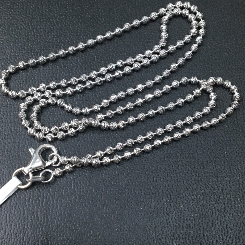 Elegant Silver Necklace